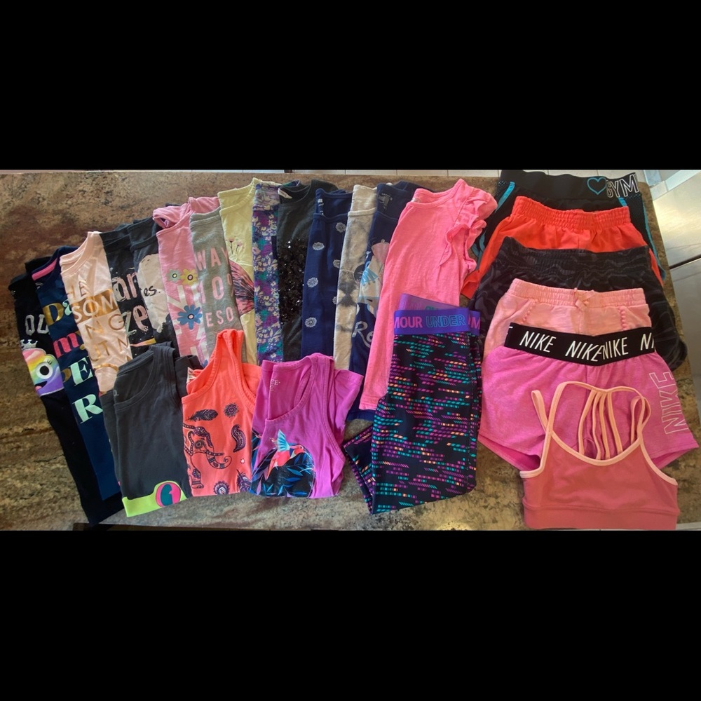 Girls 25 Piece Clothing Lot